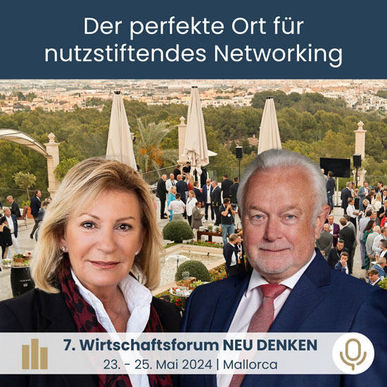 Sabine Christiansen und Wolfgang Kubicki vor der Terrasse von Castillo Hotel in Son Vida, mit Blick auf Palma