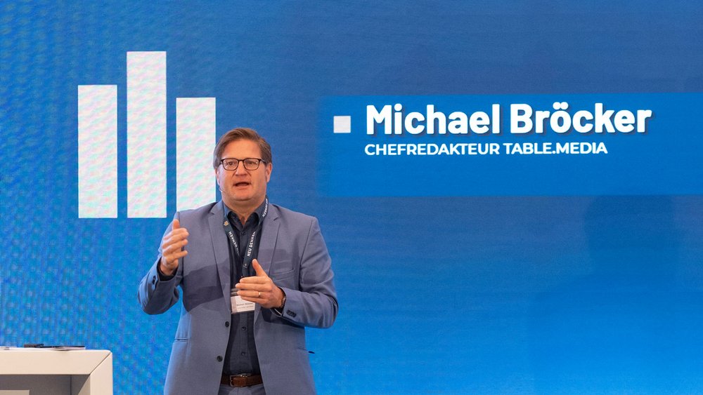 Michael Bröcker, Chefredakteur von Table.Media, beim Morning Briefing – der Ausblick zum Auftakt auf die Europawahl, Ampelpolitik sowie die Haushalts- und Wirtschaftskrise