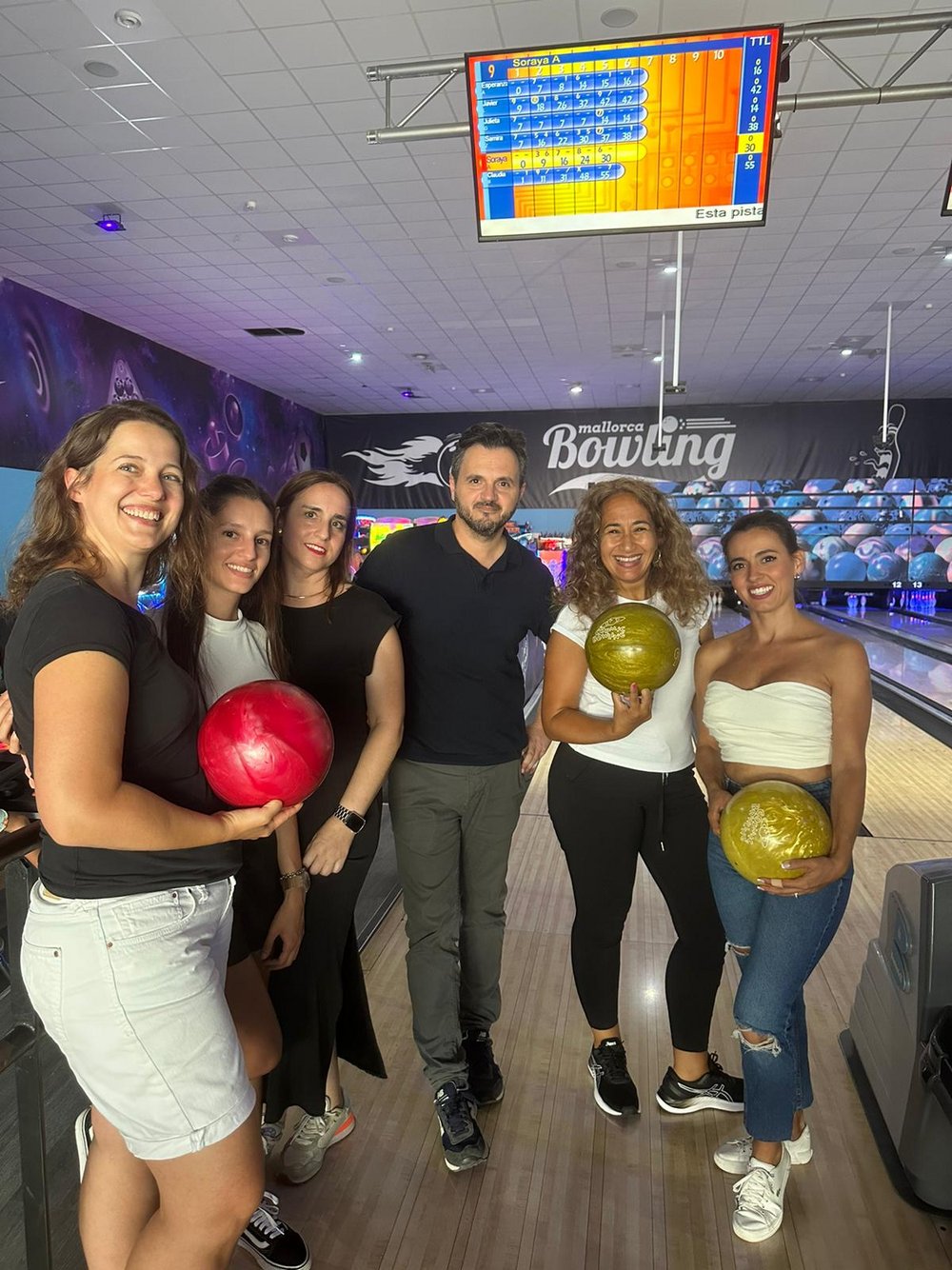 Claudia Schittelkopp, Julieta Gandaras, Esperanza Arévalo, Javier Luque Ramiro, Samira Zerguat und Soraya de los Reyes Aliaga: ein Team aus unterschiedlichen Abteilungen der PlattesGroup