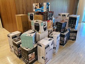 Ein Berg aus Paketen