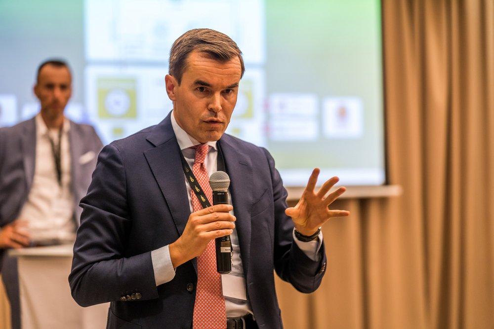  Prof. Dr. Christian Bochmann LL.M. (Cambridge).