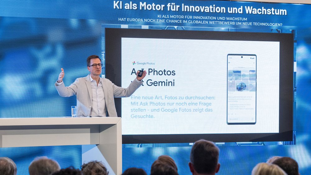 Philipp Justus, Vice President Google Central Europe, spricht sehr enthusiastisch über Google Photos und die neuen Funktionen von Gemini, wie „Ask Photos"