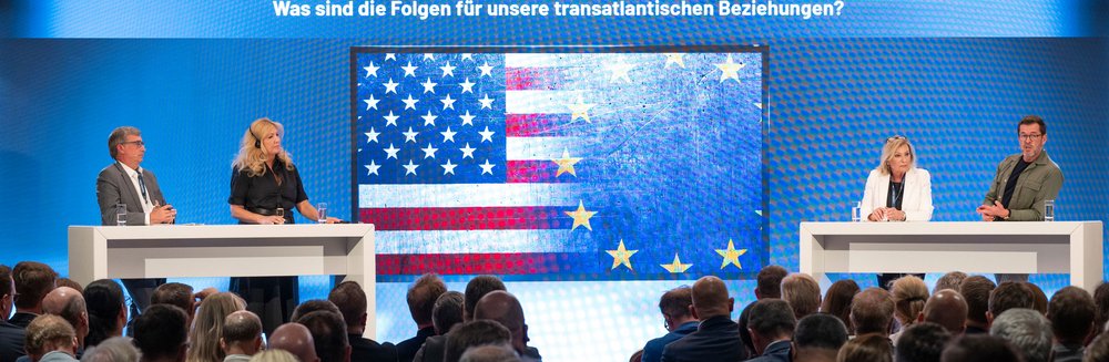 Pippa Malmgren, David Knower und Karl-Theodor zu Guttenberg tauschen sich über die Folgen der US-Wahlen für unsere transatlantischen Beziehungen aus. Die Table-Diskussion wird von Sabine Christiansen moderiert.