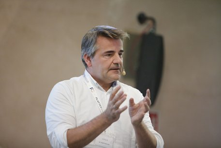 Vortrag von Dr. Ralf Demuth.