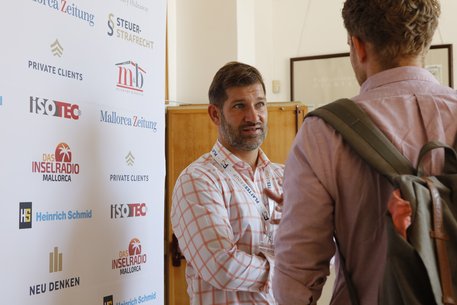 Dr. Christian Kahlenberg im Gespräch.