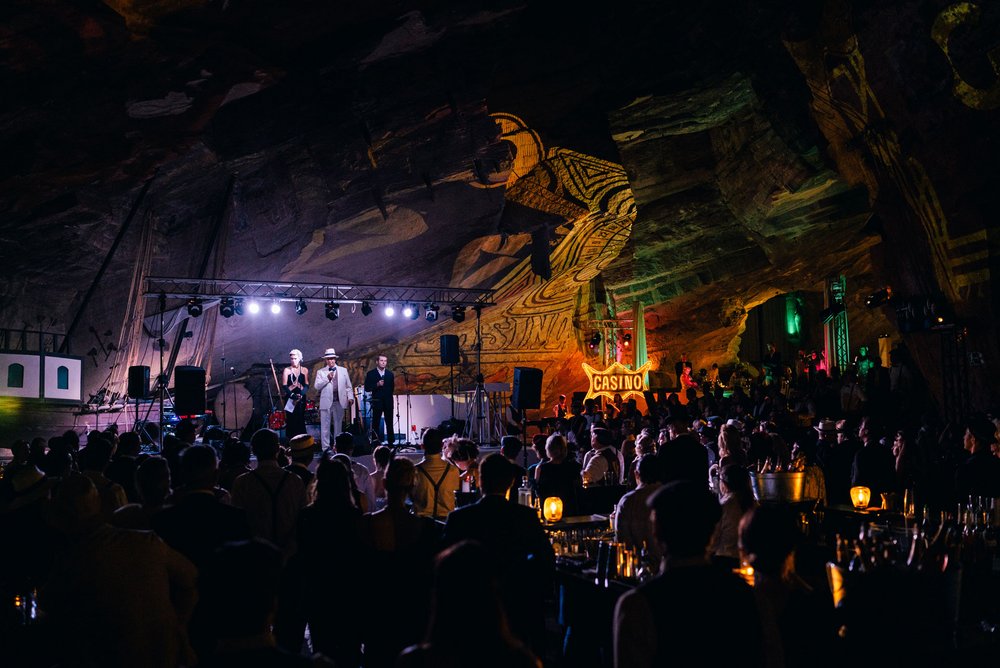 Yvonne und Wille Plattes zusammen mit Thomas Fitzner auf der Bühne