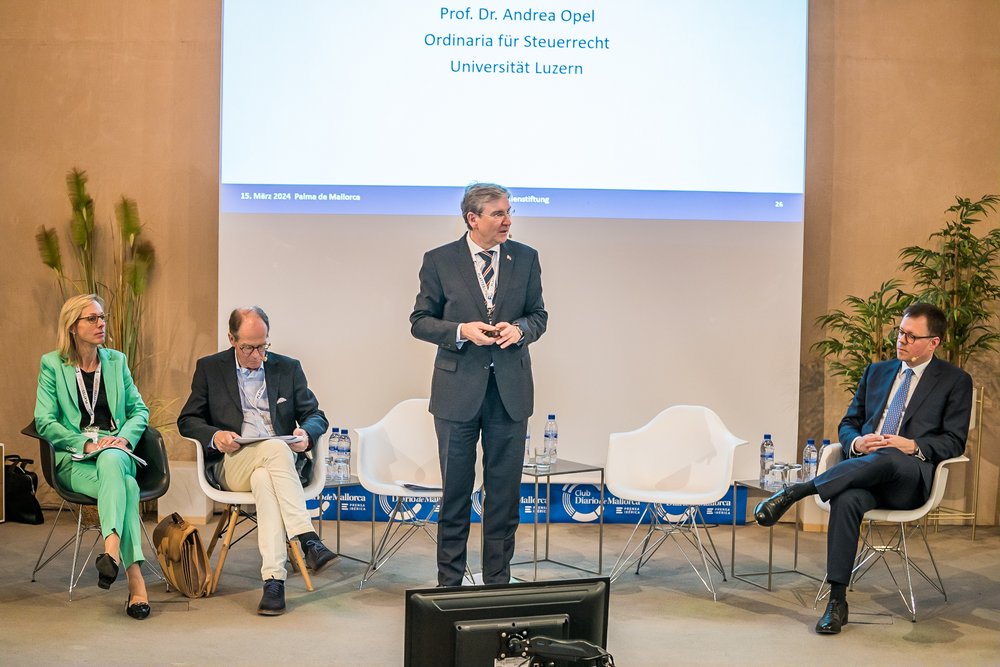 Prof. Dr. Martin Wenz führte redegewandt durch die Veranstaltung