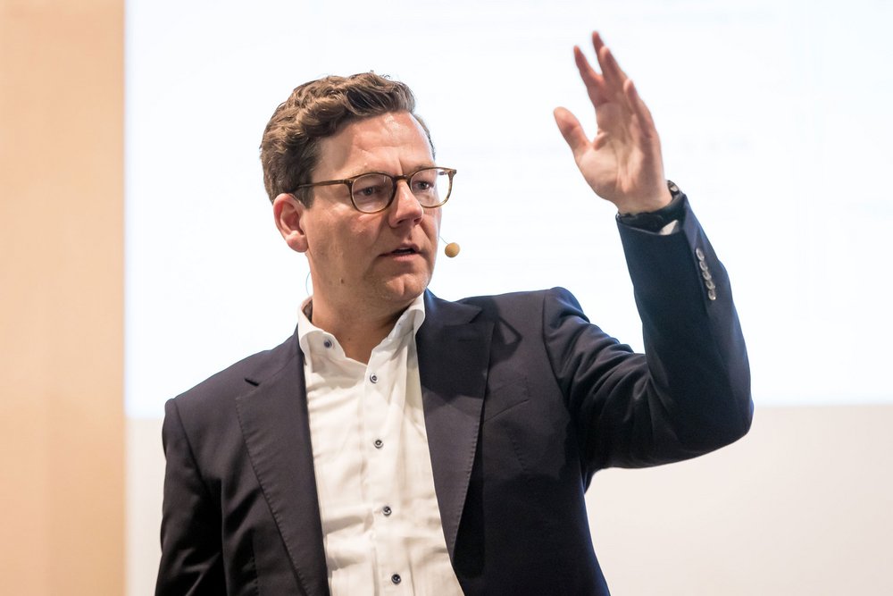 Dr. Morten Dibbert.
