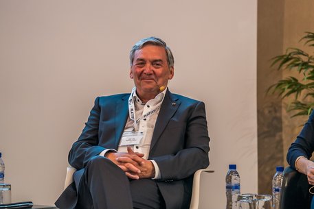 Dipl.-Ing. Thomas Meyer brachte seine Erfahrung als Stifter ein