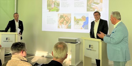 Willi Plattes, Holger Schlechter und Jochen Knecht. IFZA Präsentation im Hintergrund.