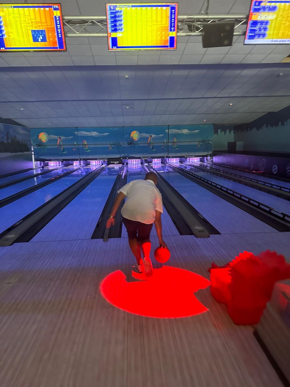 Die Mitarbeiter der PlattesGroup spielten zwei Runden Bowling