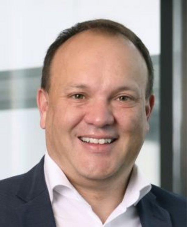 Dr. Markus	Moeller Vorstandsmitglied für Unternehmens- und Geschäftsentwicklung OHB SE