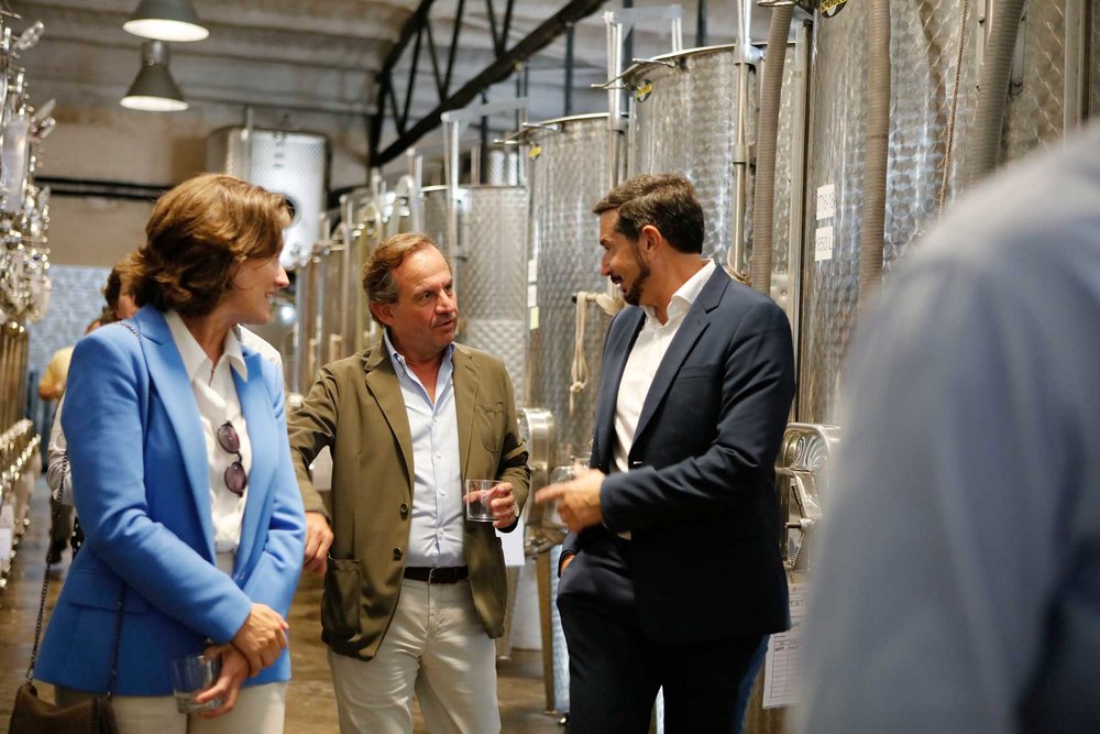 Führung durch den Weinkeller.