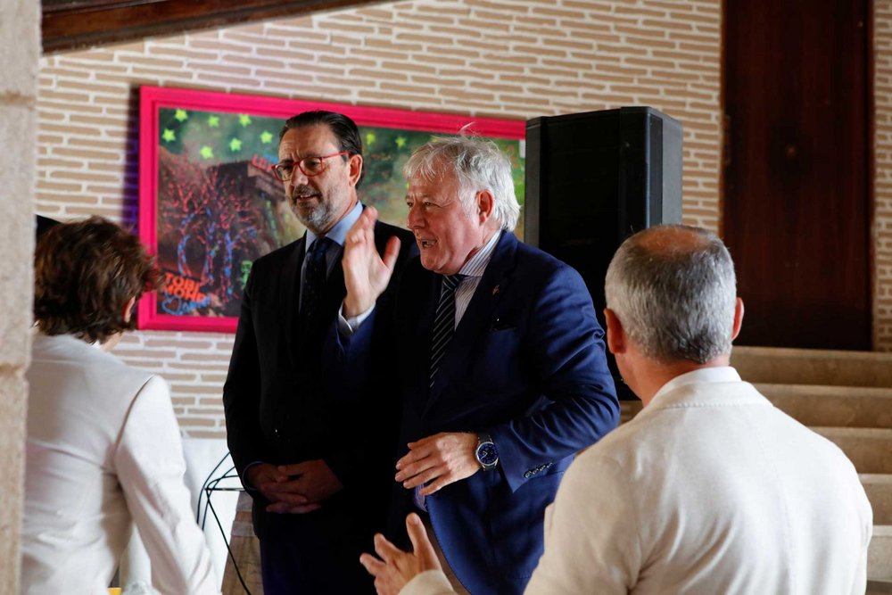 Alejandro Saenz de San Pedro, Hans Lenz.