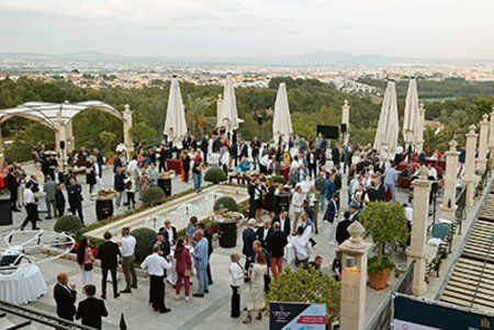 Castillo Hotel Son Vida Mallorca Terrasse; NEU DENKEN Wirtschaftsforum auf Mallorca PlattesGroup 2023
