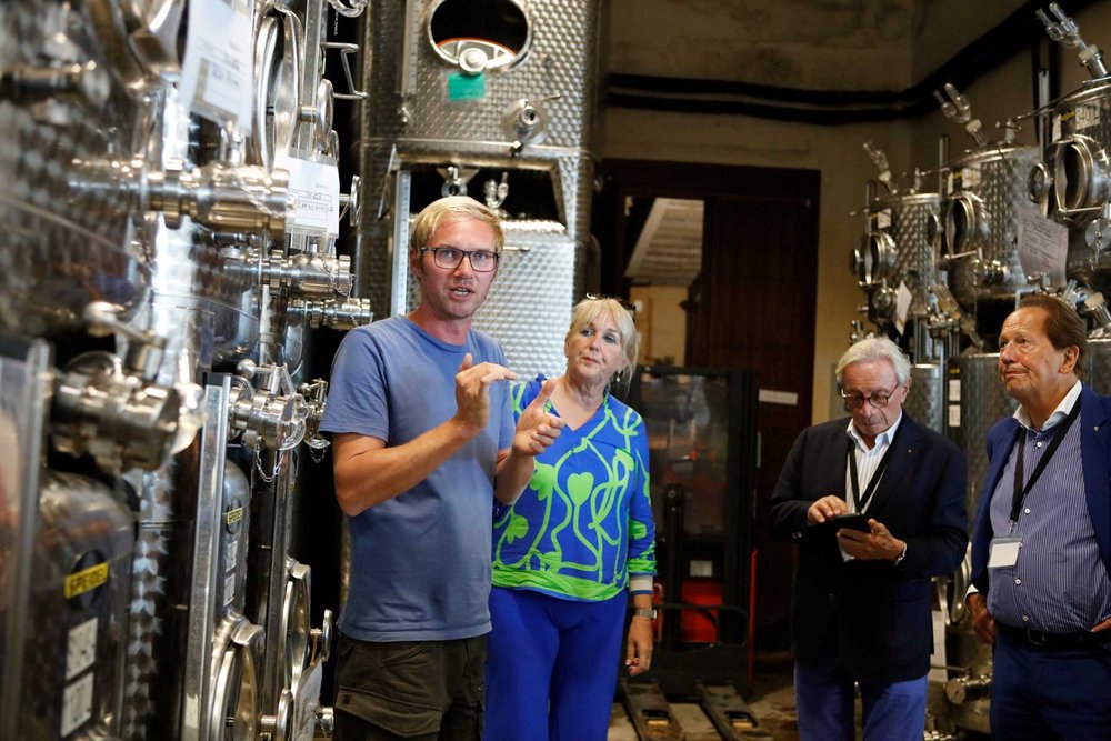 Führung durch die Weinkeller.